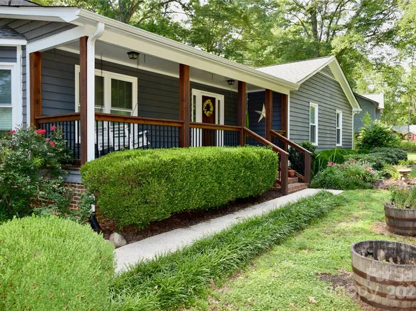 5916 Indian Brook Dr, Matthews, NC 28104