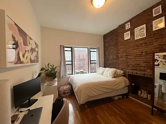 Rented by CitySites Real Estate Group | media 6