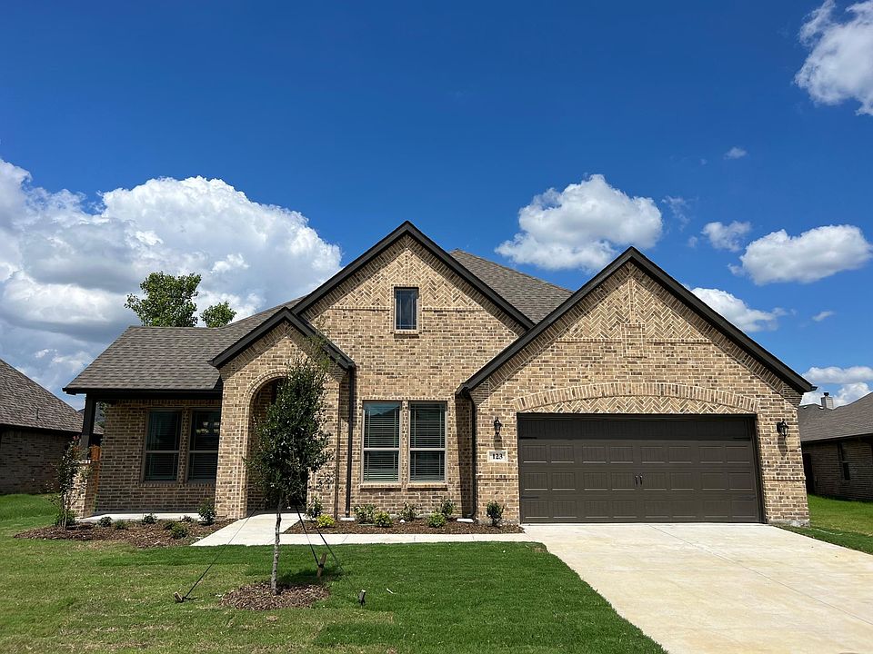 1st image of 123 Aucuba Ln