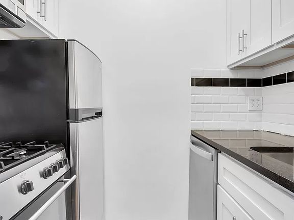5th image of 317 W 54th St APT 4E