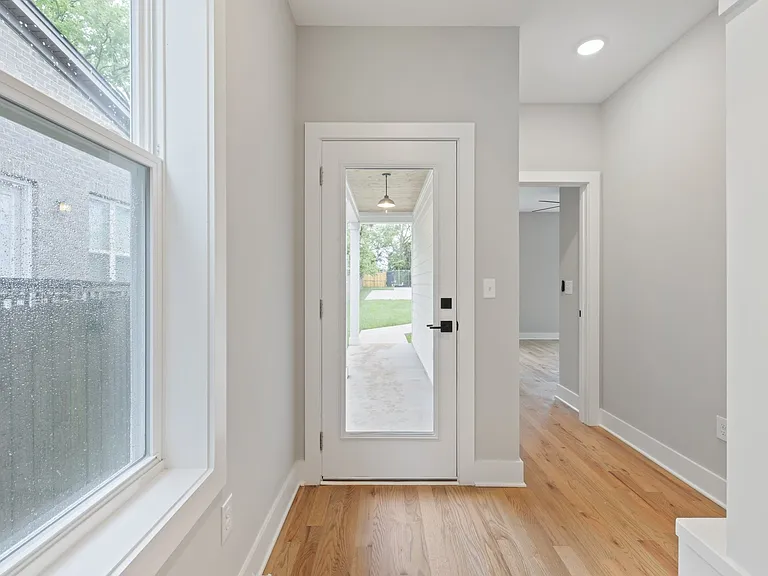 1810B Delta Ave — Photo 17