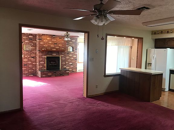 3rd image of 1265 Lynne Ave