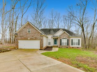 2808 Barnard Castle Ln, Matthews, NC 28104