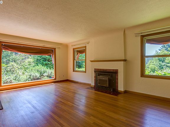 5th image of 5708 NE Hazel Dell Ave