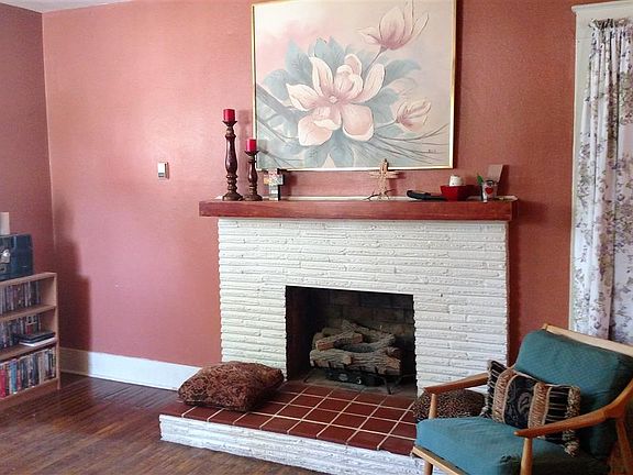 5th image of 206 N Plum St