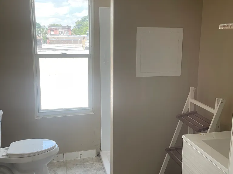1135 Lancaster Ave #B — Photo 2