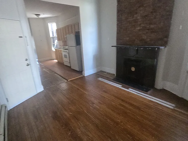 92 Wayne St #4L — Photo 3