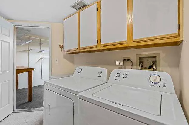 2146 Camden Ln — Photo 40