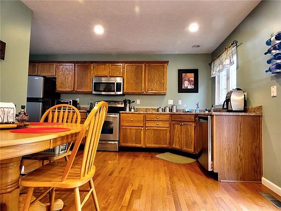 5th image of 105 Bellefield Ct