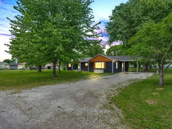 420 Osborn St, Carbondale, KS 66414
