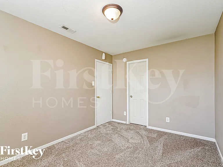 10702 Gathering Dr — Photo 13