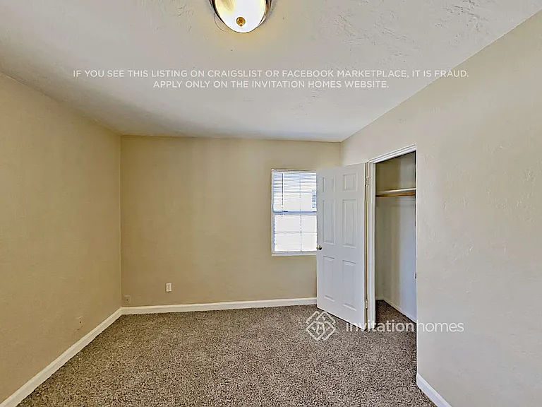 2747 N Greenfield Rd — Photo 8