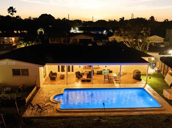 19911 SW 84th Ave, Cutler Bay, FL 33189