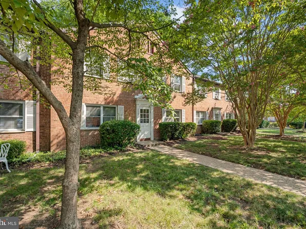 2907 16th Rd S #B-2907b, Arlington, VA 22204