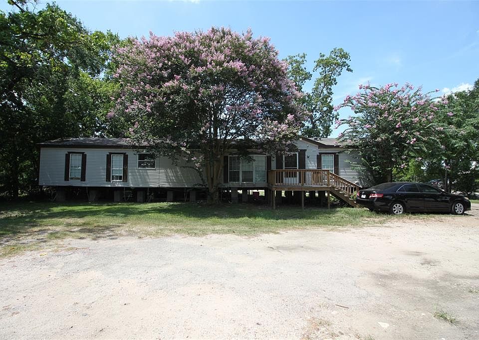 1st image of 17122 Lewis Dr