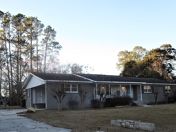 2nd image of 3013 Academy Dr