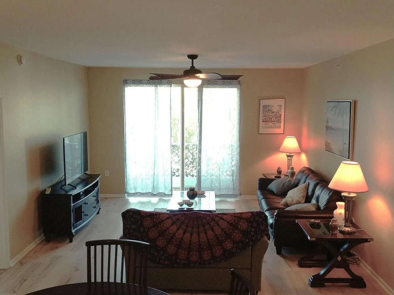 3 bed, 2.0 bath, 1515 sqft, $6,600 — Photo 2