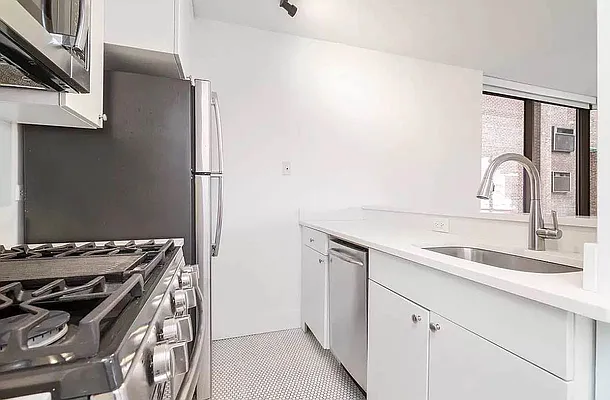 Rented by REAL New York | media 16