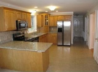 31 Island Rd, Derry, NH 03038