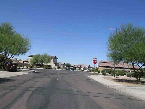 Exterior Neighborhood (street photo)