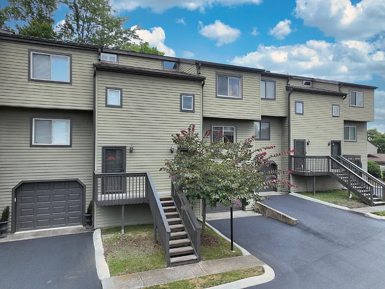 215 Summit Ridge Dr — Photo 59