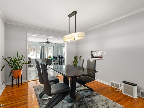 4th image of 27 Viewpoint Rd