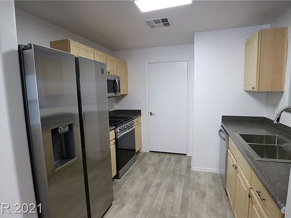 5th image of 8250 N Grand Canyon Dr Unit 1095