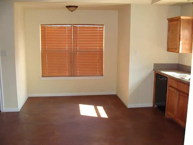 115 Meadow Park Cir #115 — Photo 5