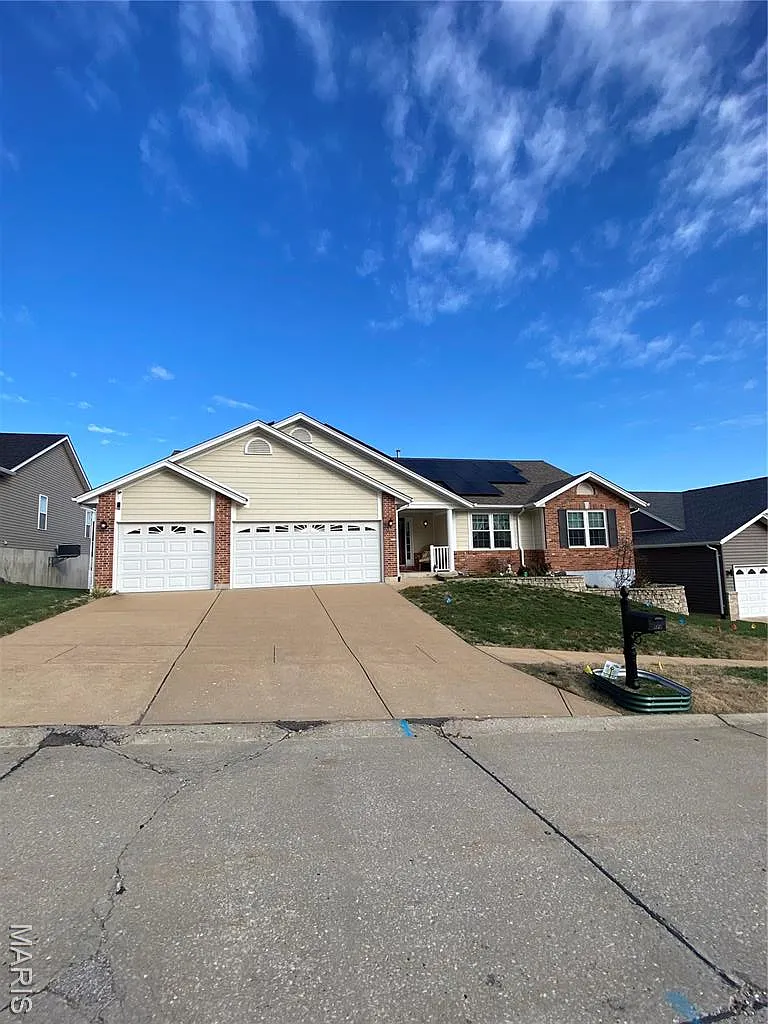 5035 Annette Dr photo 1