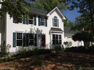 4028 Silver Oaks Dr, Saint Joseph, MI 49085