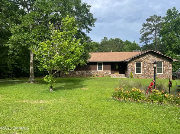 218 Woodland Hills Dr, Quitman, MS 39355