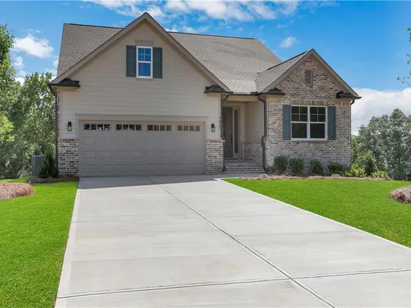 7053 Manchester Dr, Flowery Branch, GA 30542