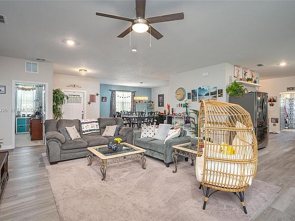 3rd image of 182 Woodstork Way