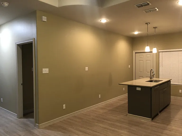 705 Murphy Ave #11 — Photo 2