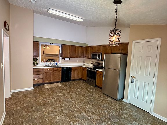 4th image of 1019 Killian Dr