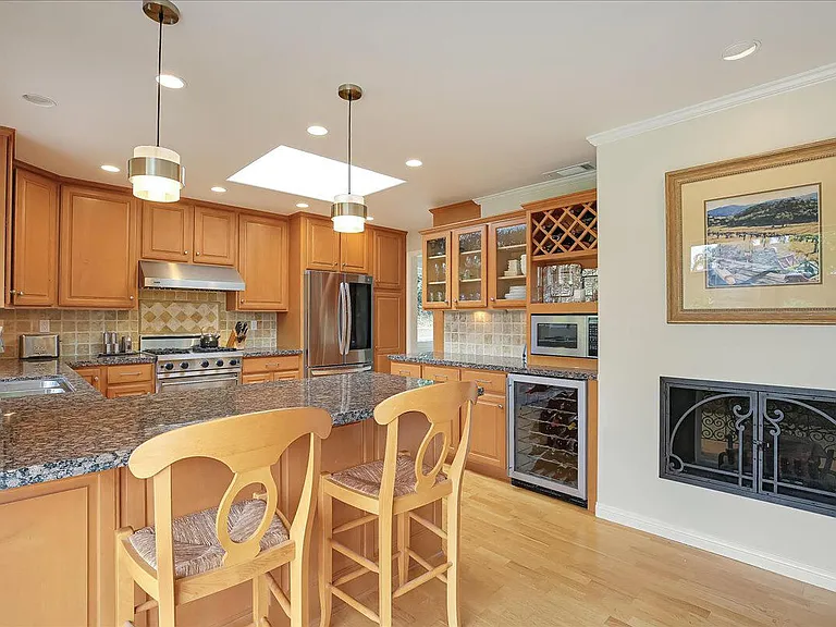 2415 Calle Galicia — Photo 4