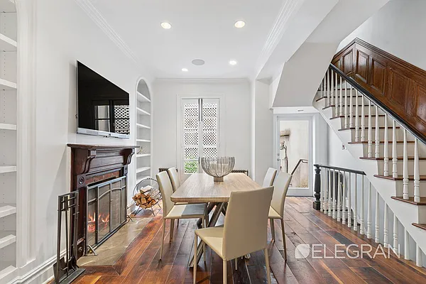 Sold by (Legacy) Elegran | media 20