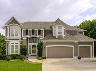 5830 NE Timber Hills Dr, Lees Summit, MO 64064