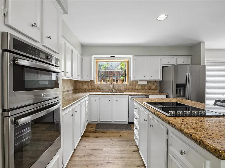 12107 Burgoyne Dr — Photo 10