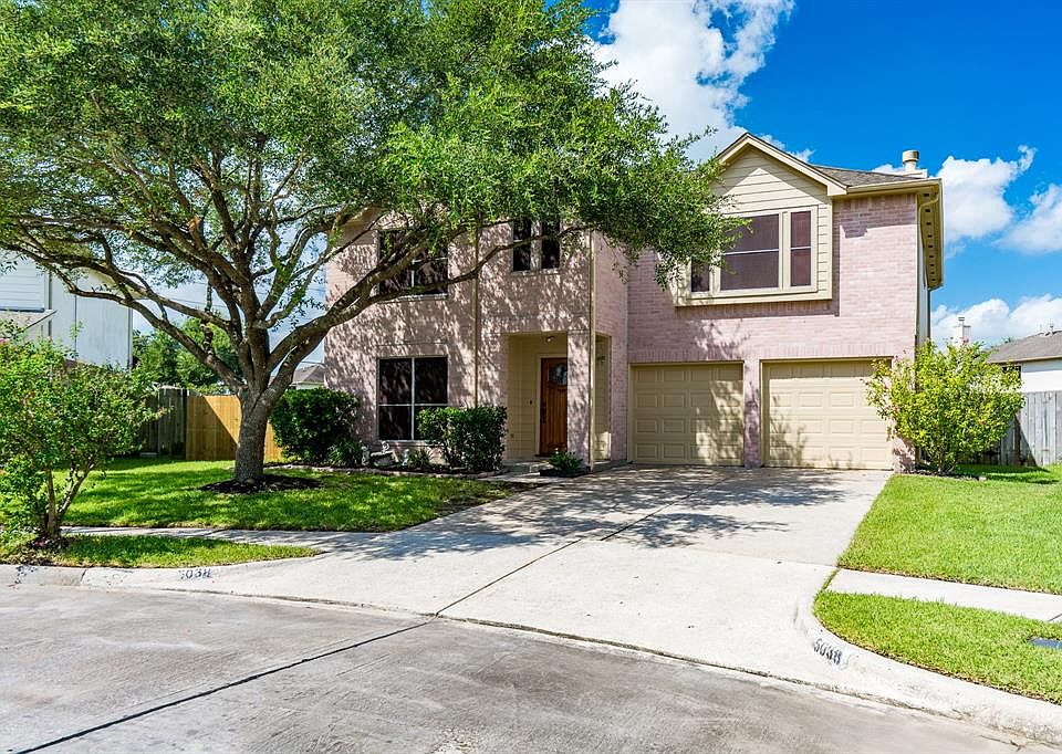 This home is located in a cul-de-sac street!