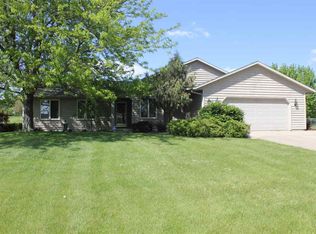3910 E Lakeview Trl, Leesburg, IN