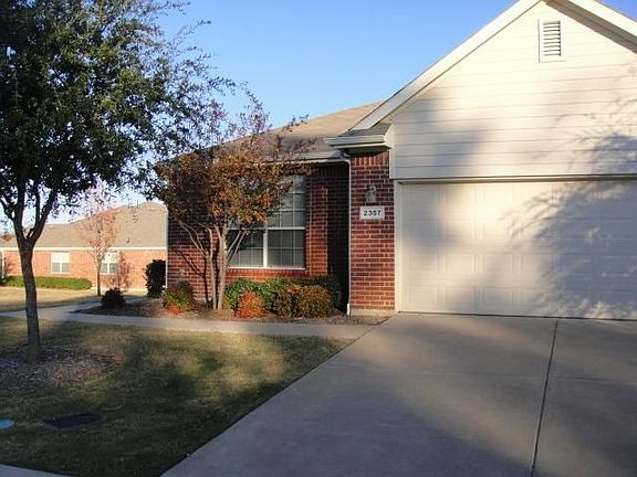 2nd image of 2357 San Jacinto Dr