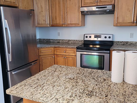 4th image of 28 Chester Ave Floor 2