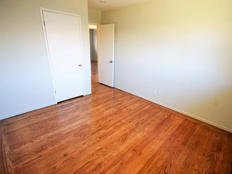 1017 to 1019 Annapolis Dr. — Photo 5