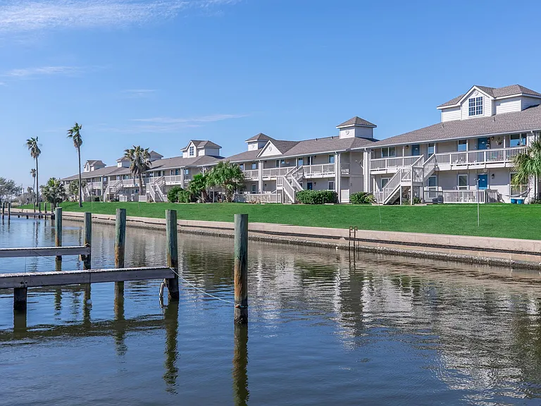 Island Bay Resort Apartments — Photo 14