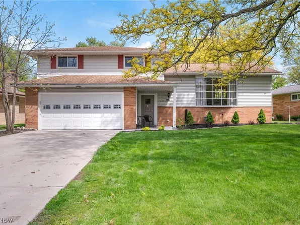 5609 Pinnacle Park Dr, Seven Hills, OH 44131