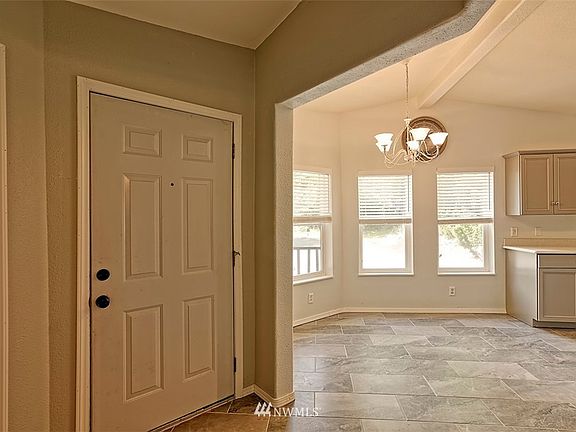 Entry looking into casual dining area 