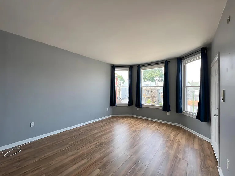2927 N Lawndale Ave #2 — Photo 8