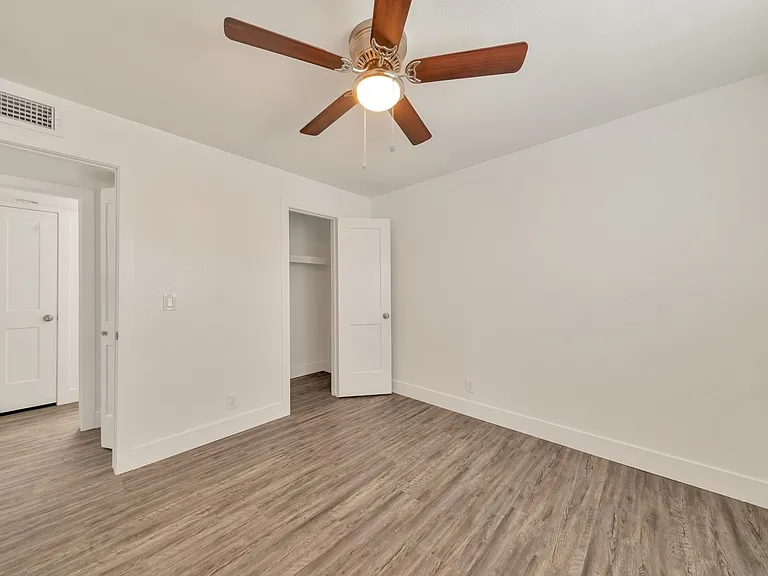 1001 W Flint St — Photo 38