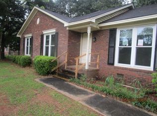206 Raintree Dr, Albany, GA 31705
